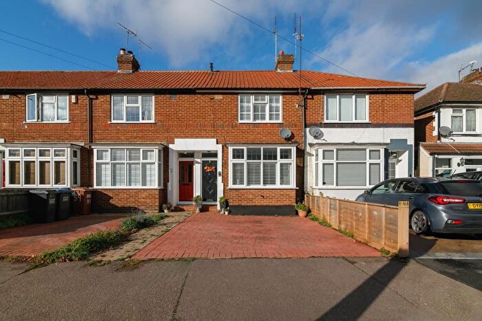 2 Bedroom Terraced House For Sale In Birchwood Avenue, Hatfield, AL10