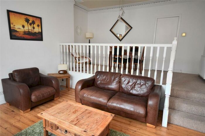 2 Bedroom Flat To Rent In Holburn Street, City Centre, Aberdeen, AB10