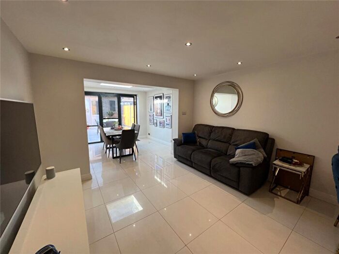 2 Bedroom Terraced House To Rent In Artesian Grove, Barnet, EN5