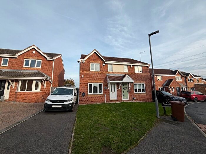 3 Bedroom Semi-Detached House For Sale In Kingsley Drive, Castleford, WF10