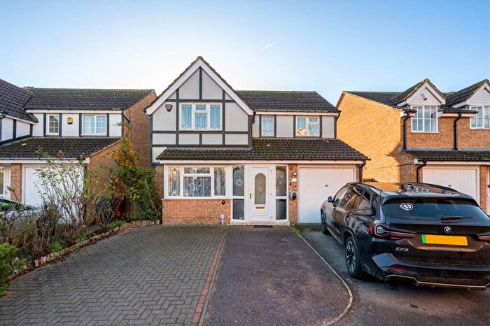 4 Bedroom Detached House For Sale In Southwold Spur, Langley, Slough, SL3