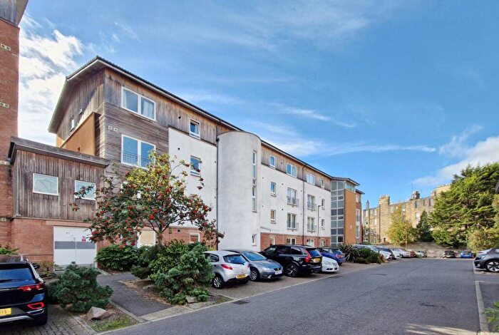 2 Bedroom Flat For Sale In / Albion Gardens, Edinburgh, EH7