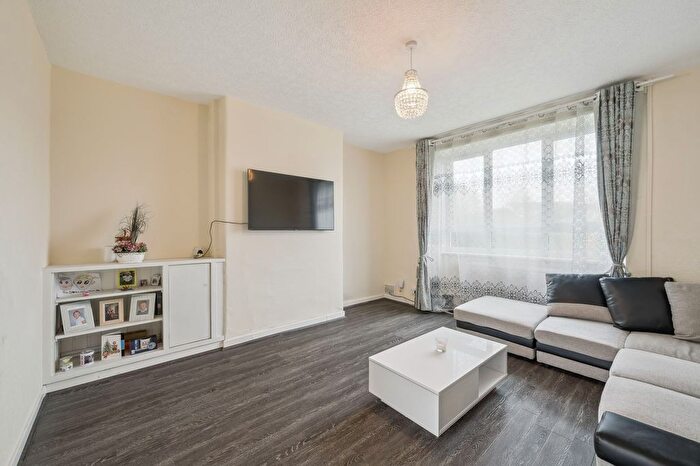 2 Bedroom Semi-Detached House For Sale In Glen Terrace, Livingston, EH54