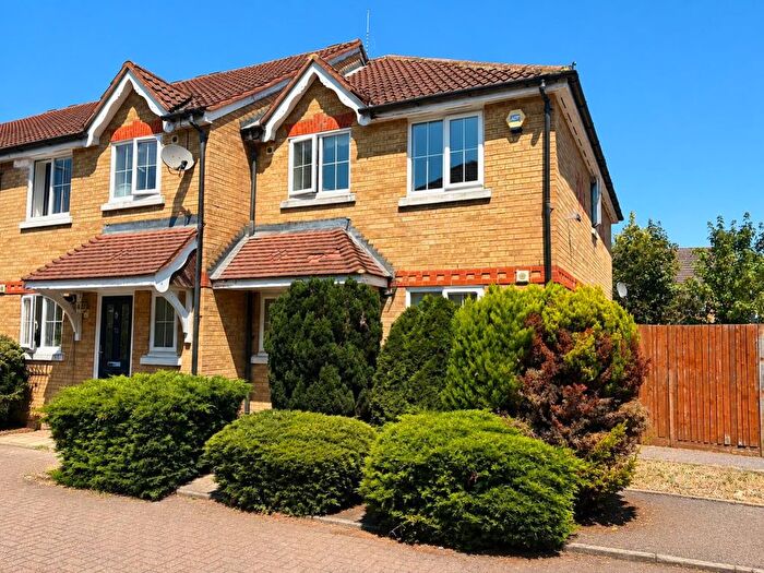 4 Bedroom End Of Terrace House For Sale In Nightingale Shott, Egham, Surrey, TW20