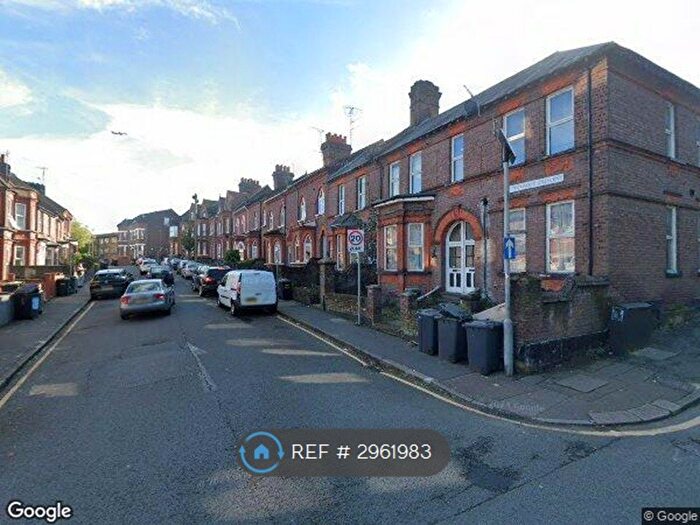 1 Bedroom Flat To Rent In Stockwood Crescent, Luton, LU1