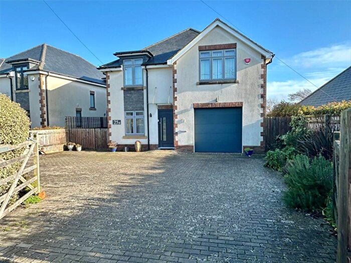4 Bedroom Detached House For Sale In Sea Road, Milford On Sea, Lymington, Hampshire, SO41