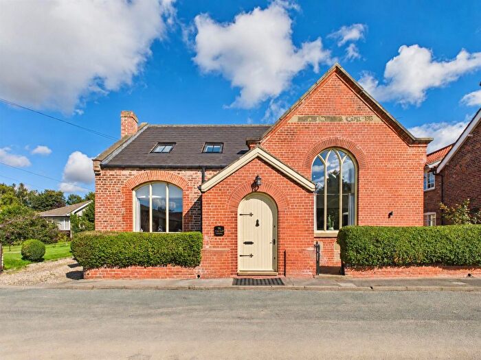3 Bedroom Town House For Sale In Front Street, Lockington, YO25