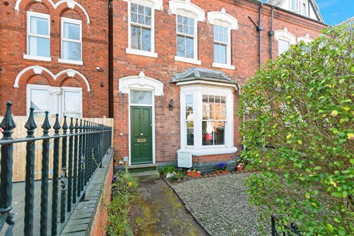 5 Bedroom End Of Terrace House For Sale In Stanmore Road, Birmingham, B16