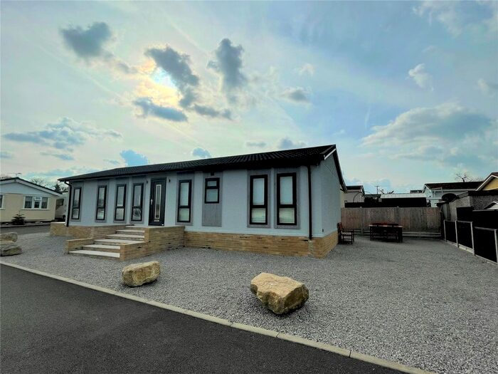 2 Bedroom Park Home For Sale In Kingsmead Park, Swinhope, Market Rasen, Lincolnshire, LN8