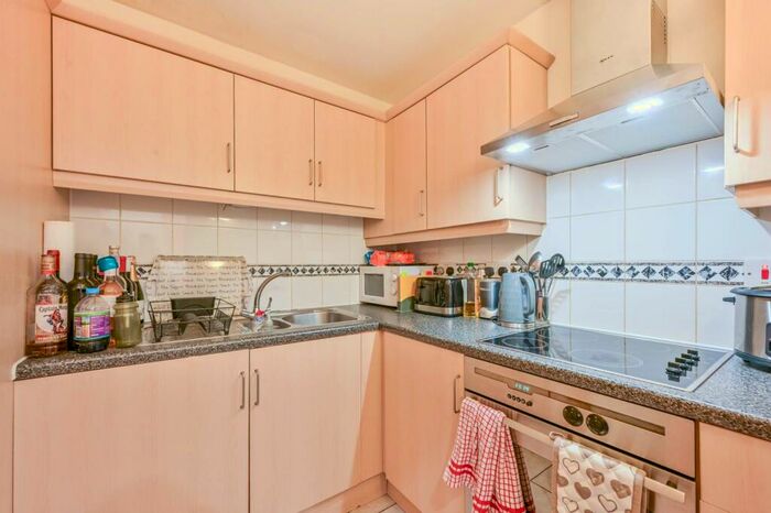 1 Bedroom Flat To Rent In Prescot Street, Aldgate, London, E1
