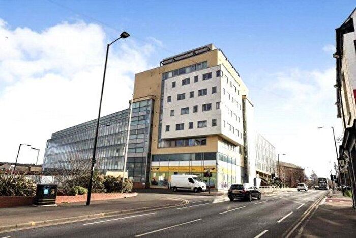 2 Bedroom Flat To Rent In Bramall Lane, Sheffield, S2