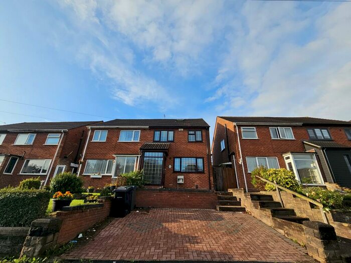 4 Bedroom Semi-Detached House To Rent In Cramlington Road, Birmingham, B42