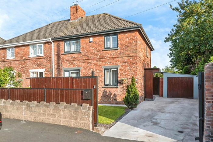 3 Bedroom Semi-Detached House For Sale In West Road, Moorends, Doncaster, DN8