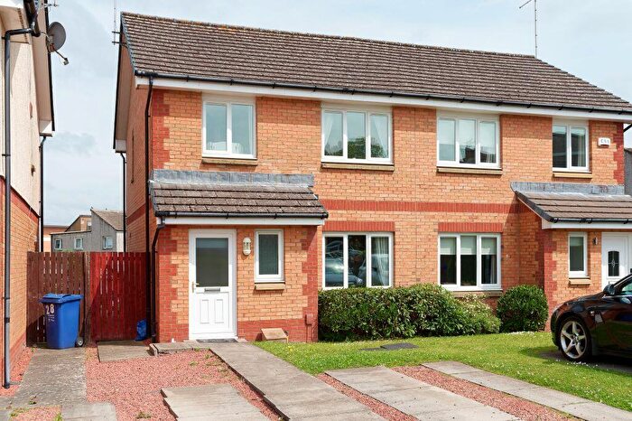 3 Bedroom Semi-Detached Villa For Sale In Spey Place, Johnstone, PA5