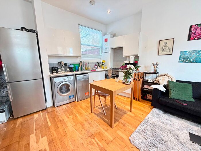 1 Bedroom Flat To Rent In Beresford Road, London, N8
