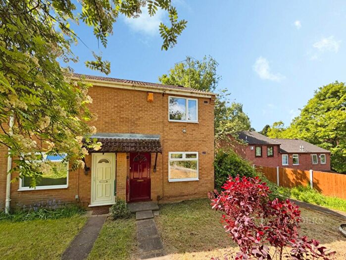 2 Bedroom House To Rent In Landmere Gardens, Nottingham, NG3