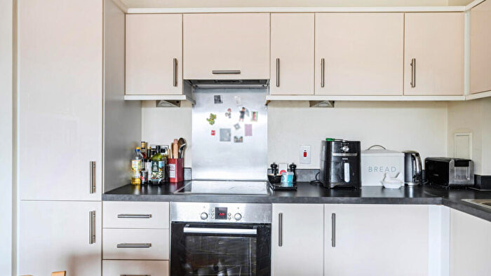 1 Bedroom Flat For Sale In Meadowcroft Mews, London, SE6