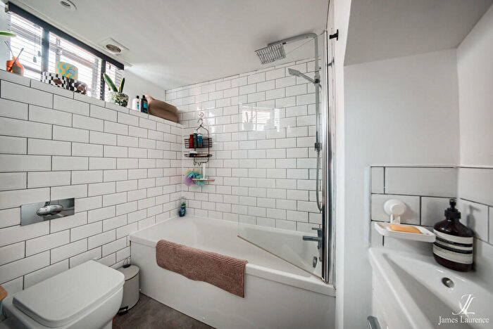 2 Bedroom Apartment For Sale In Tennial Wharf, Ludgate Hill, Jewellery Quarter, B3