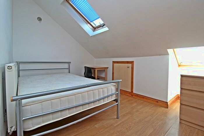 2 Bedroom Flat To Rent In Mackintosh Place, Roath, Cardiff, CF24