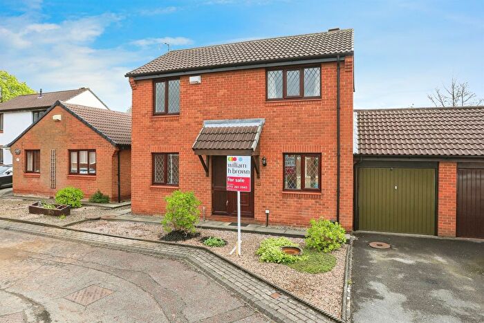 3 Bedroom Detached House To Rent In High Bank Approach, Leeds, LS15