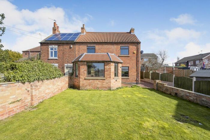 3 Bedroom Property To Rent In High Street, Walkeringham, Doncaster, DN10