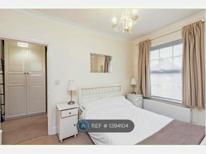 3 Bedroom Semi-Detached House To Rent In Hawks Road, Kingston Upon Thames, KT1