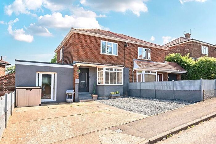 2 Bedroom Semi-Detached House For Sale In Anchor Road, Rochester, Kent., ME1