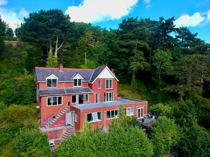 3 Bedroom Detached House To Rent In Nant Y Glyn Road, Colwyn Bay, LL29