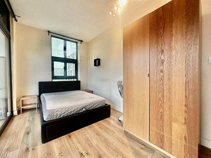 1 Bedroom Flat To Rent In Caxton Road, London, SW19