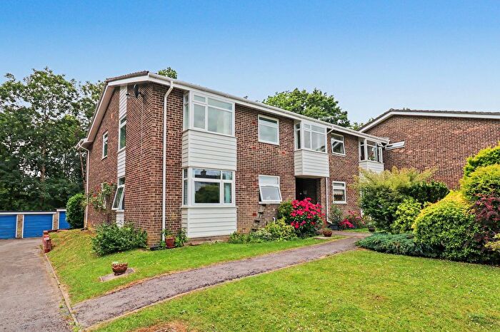 2 Bedroom Flat For Sale In Anfield Close, Fair Oak, SO50