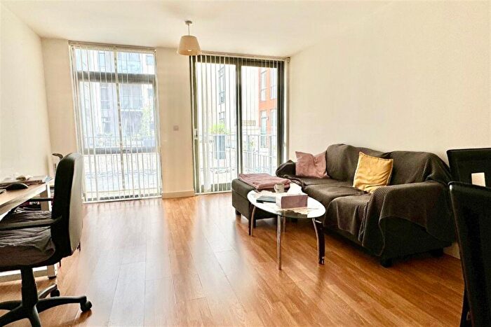 2 Bedroom Apartment For Sale In Greenslade House, Beeston, NG9