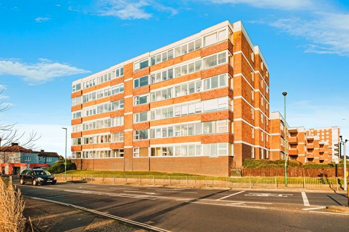 2 Bedroom Flat For Sale In Brighton Road, Lancing, BN15