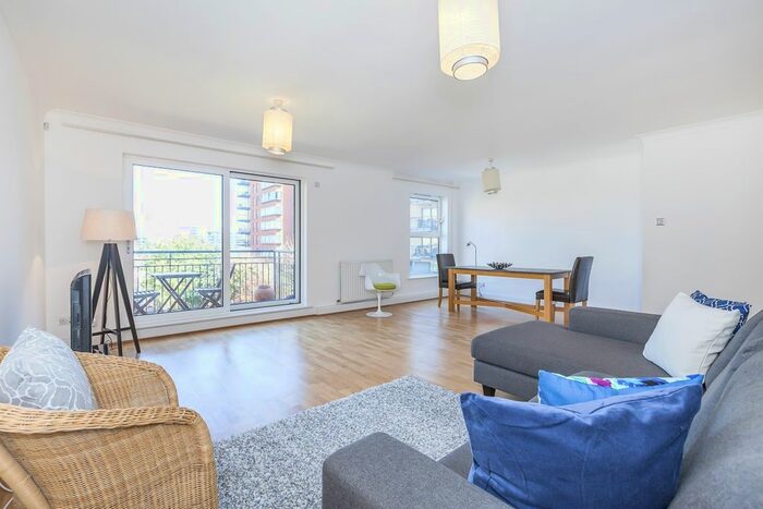 2 Bedroom Flat To Rent In Providence Square, London, SE1