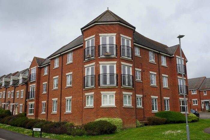 2 Bedroom Apartment To Rent In Slatepits Croft, Olney, MK46