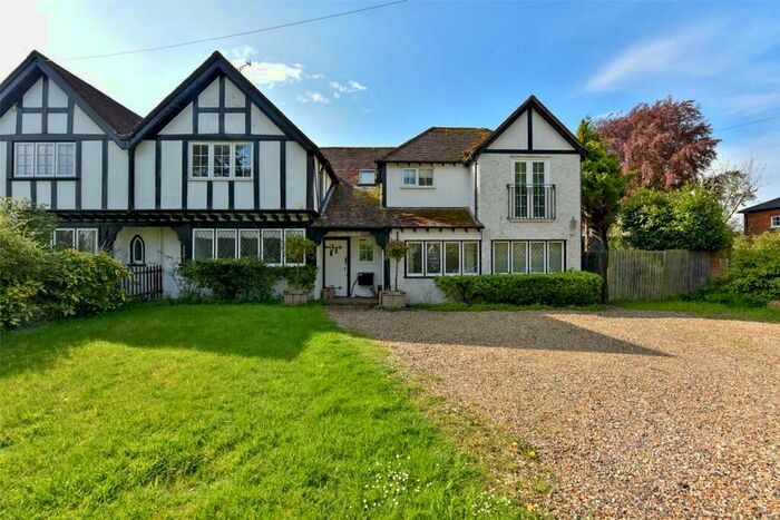 4 Bedroom Semi-Detached House To Rent In Frogmill, Hurley, Maidenhead, Berkshire, SL6