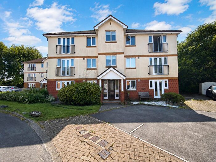 2 Bedroom Flat To Rent In Beechfield Drive, Devizes, SN10