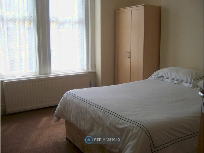 2 Bedroom Flat To Rent In Alma Road, Bournemouth BH9