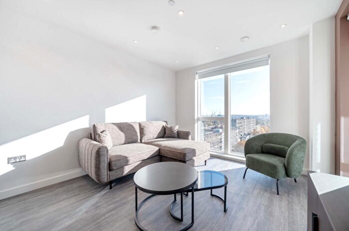 1 Bedroom Apartment To Rent In Thurlow Street, London, SE17