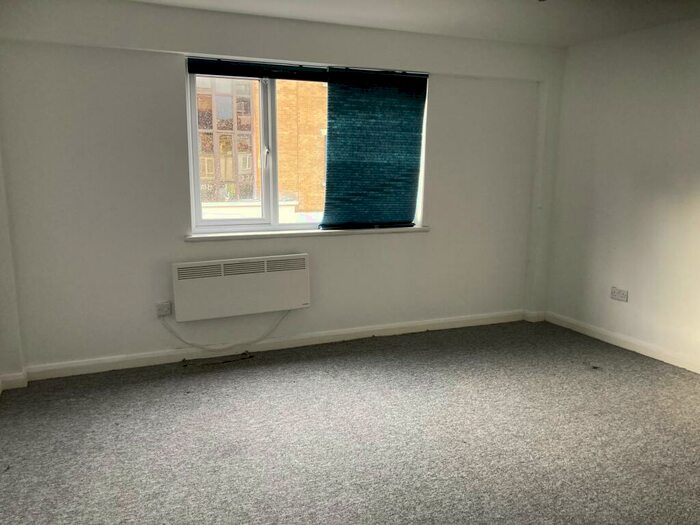 3 Bedroom Flat To Rent In - Bedford Place, Southampton, SO15