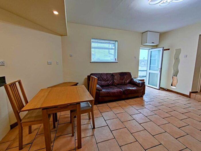 1 Bedroom Flat To Rent In Cathays Terrace, Cathays, Cardiff, CF24