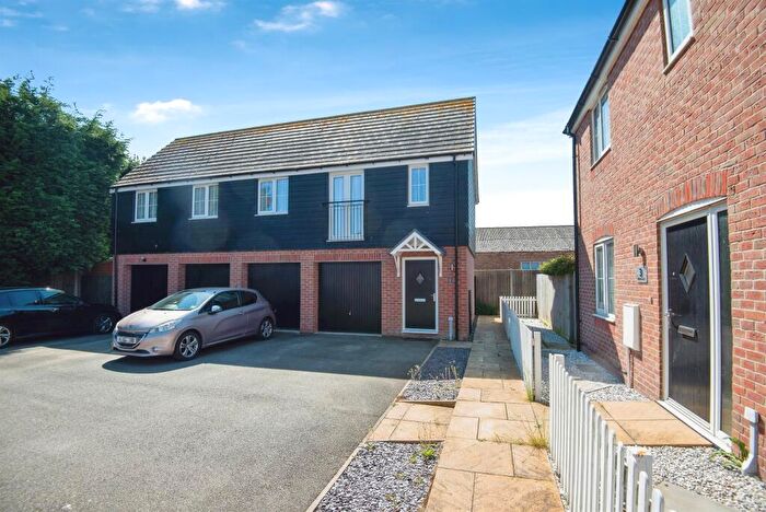 2 Bedroom Coach House For Sale In Willow Court, Cowbit, Spalding, PE12