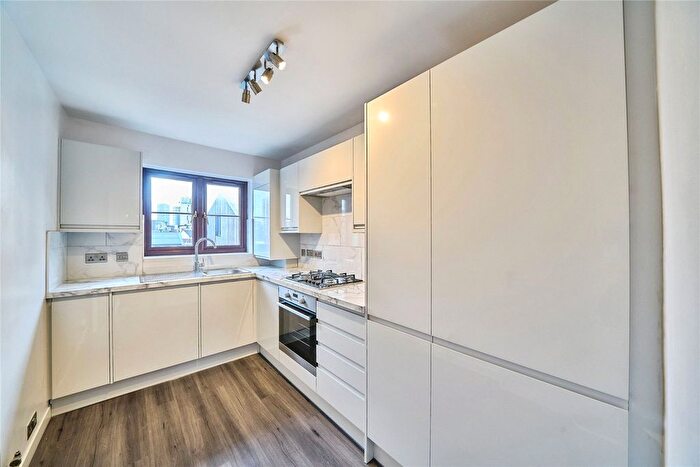 2 Bedroom Flat For Sale In Chobham Road, London, London, E15