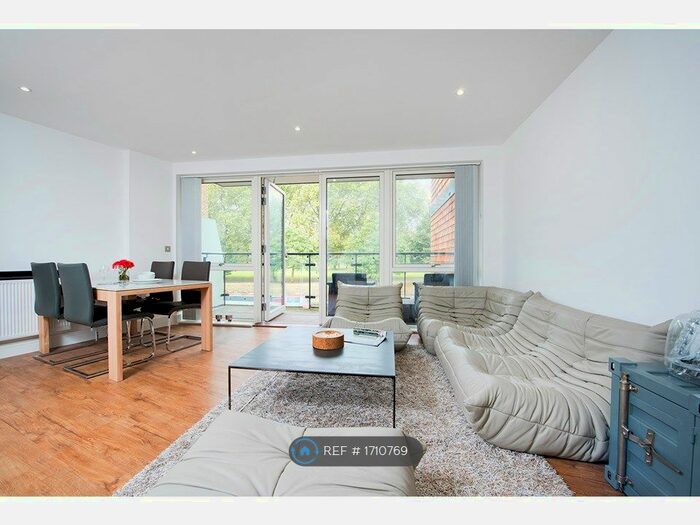 2 Bedroom Flat To Rent In Citrine Apartments, London, E3