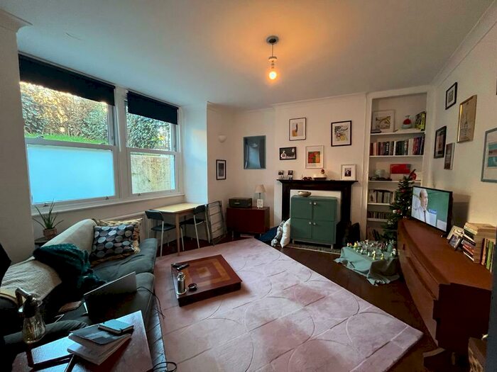 2 Bedroom Maisonette To Rent In Auckland Hill, West Norwood, London, SE27