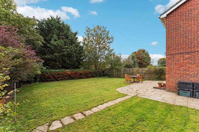 3 Bedroom Detached House For Sale In Cromwell Avenue, Thame, OX9