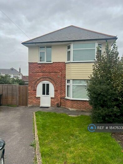 3 Bedroom Detached House To Rent In Churchill Crescent, Poole, BH12