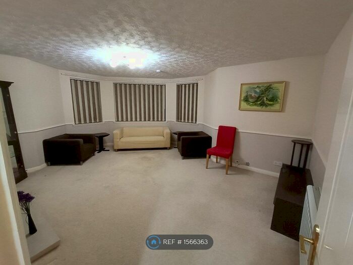 2 Bedroom Flat To Rent In Dorset Place, Edinburgh, EH11