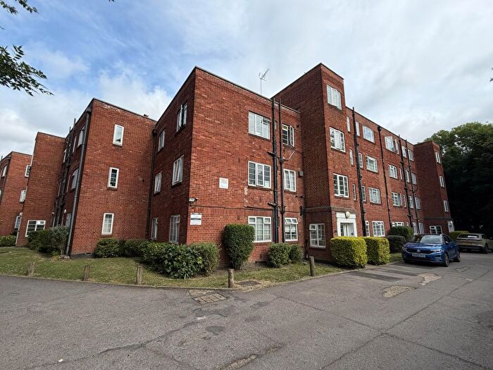 3 Bedroom Flat For Sale In Garden Close, Ruislip, Greater London, HA4