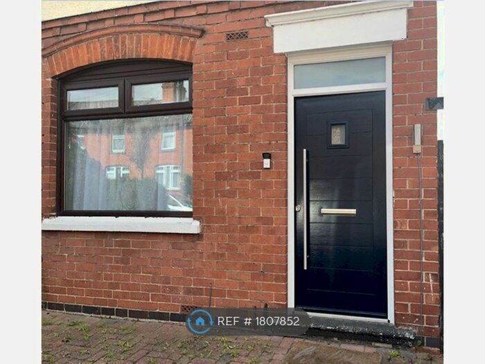 2 Bedroom Semi-Detached House To Rent In Kings Road, Rushden, NN10