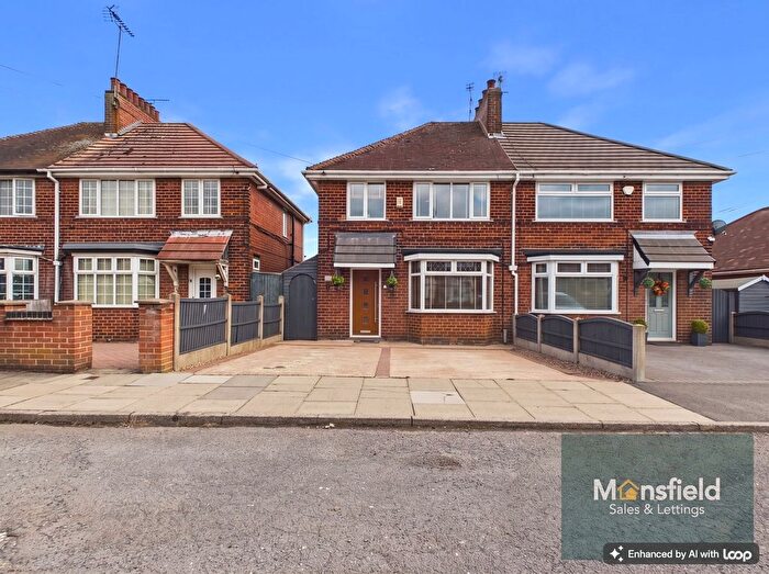 3 Bedroom Semi-detached House For Sale In Maundale Avenue, Sutton-In-Ashfield, NG17